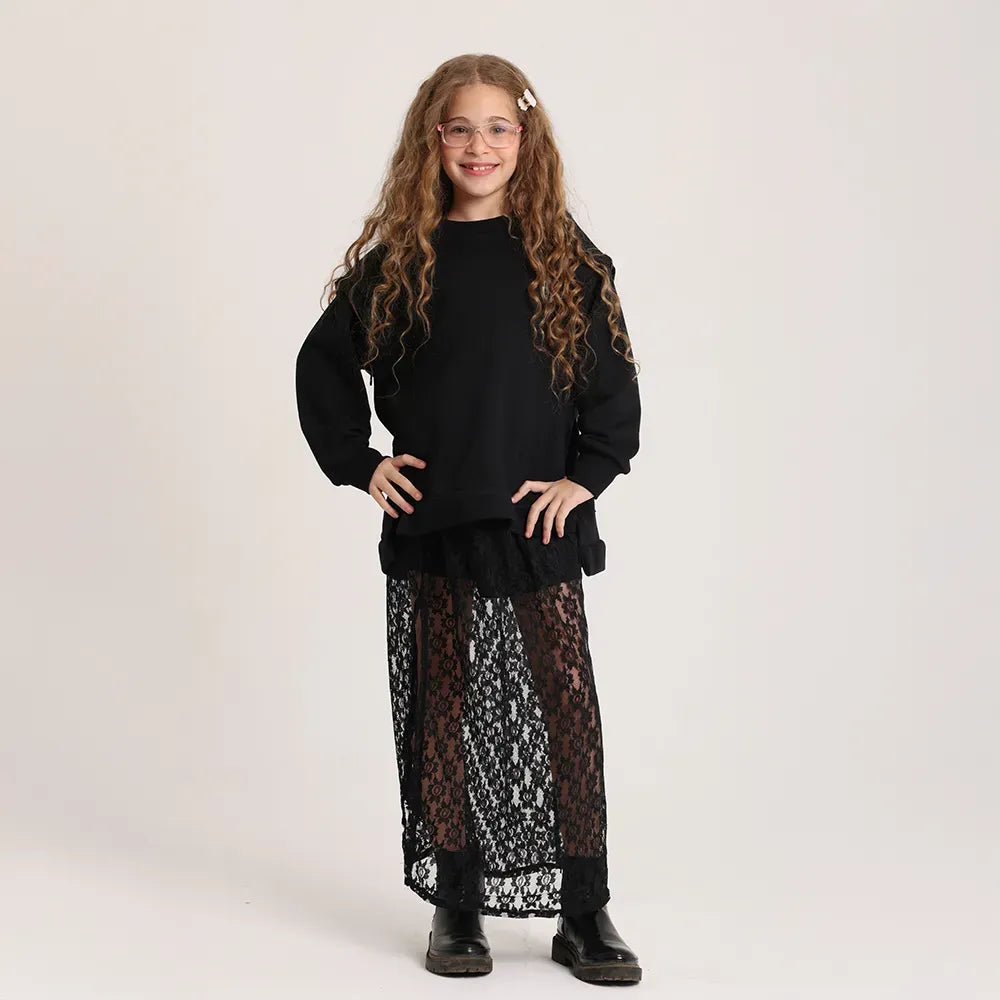 Black Lace skirt with side slit - image 2