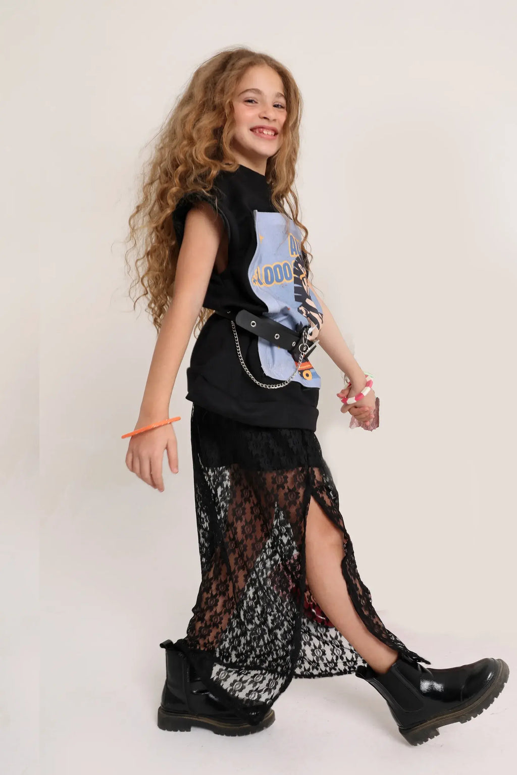 Shop the look! removable sleeves sweatshirt + Lace skirt - image 5